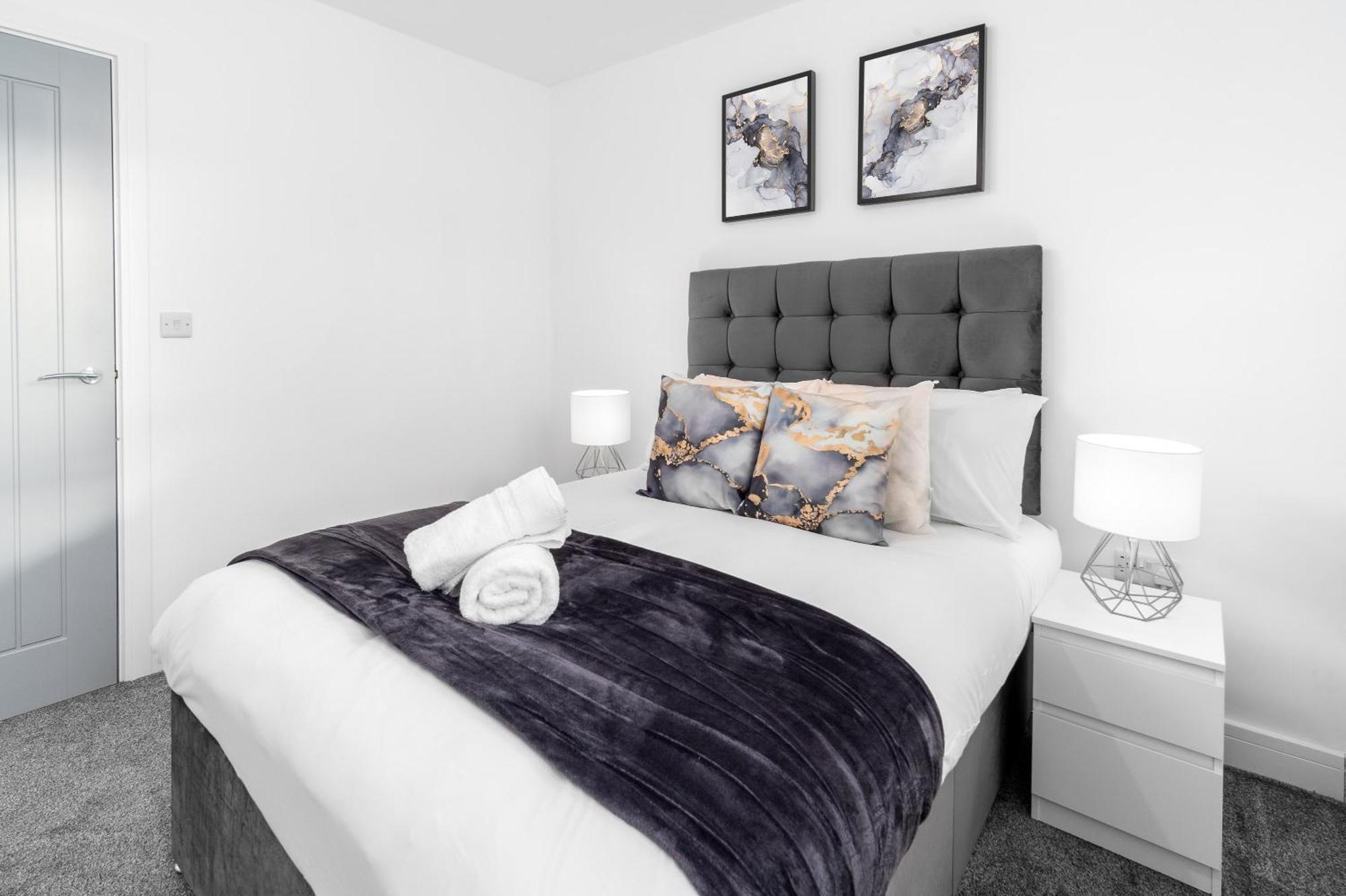 Luxury Apartment - 2 Bedrooms - Balcony - Parking - Netflix - Wifi - 7Mc Бирмингем Экстерьер фото