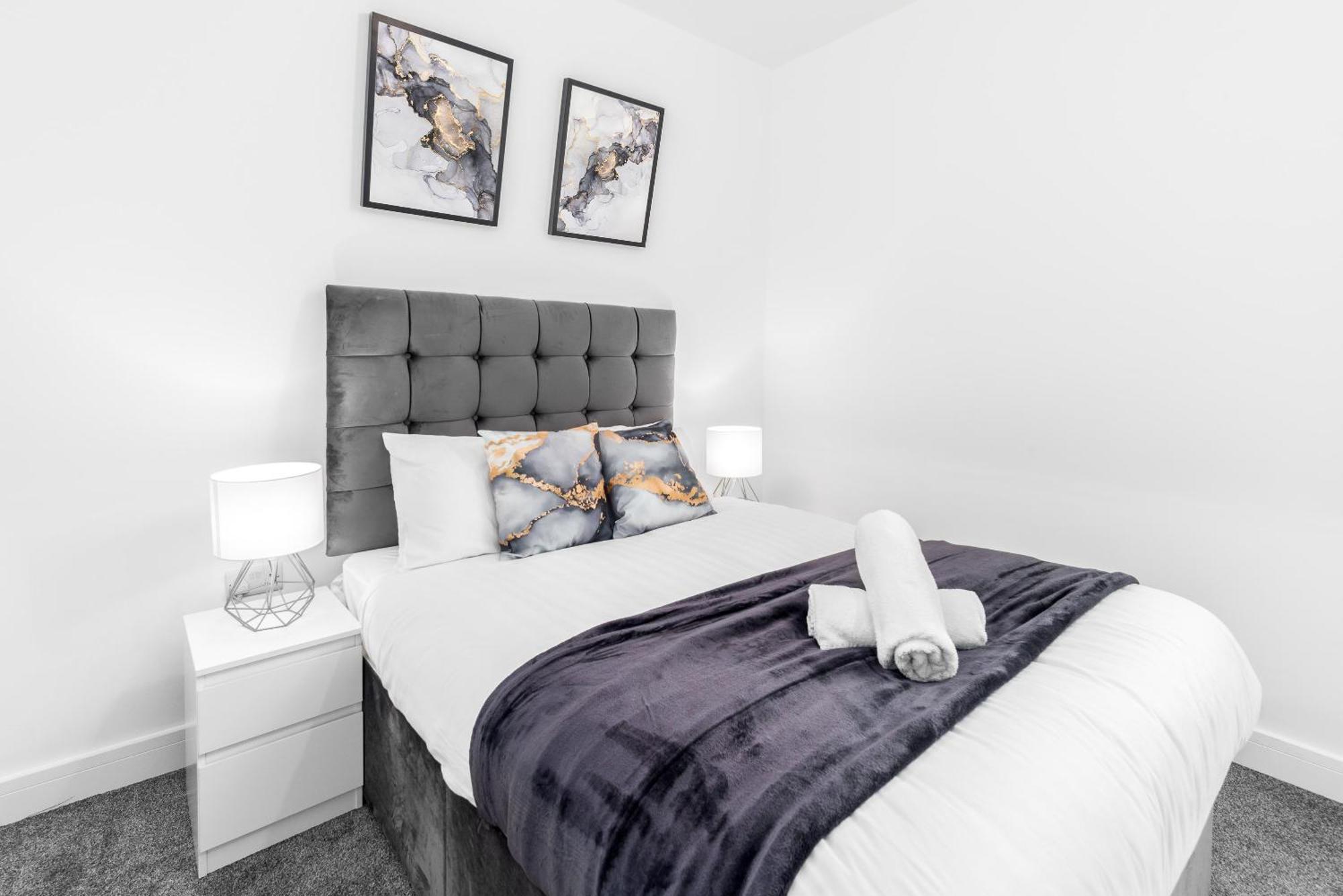 Luxury Apartment - 2 Bedrooms - Balcony - Parking - Netflix - Wifi - 7Mc Бирмингем Экстерьер фото